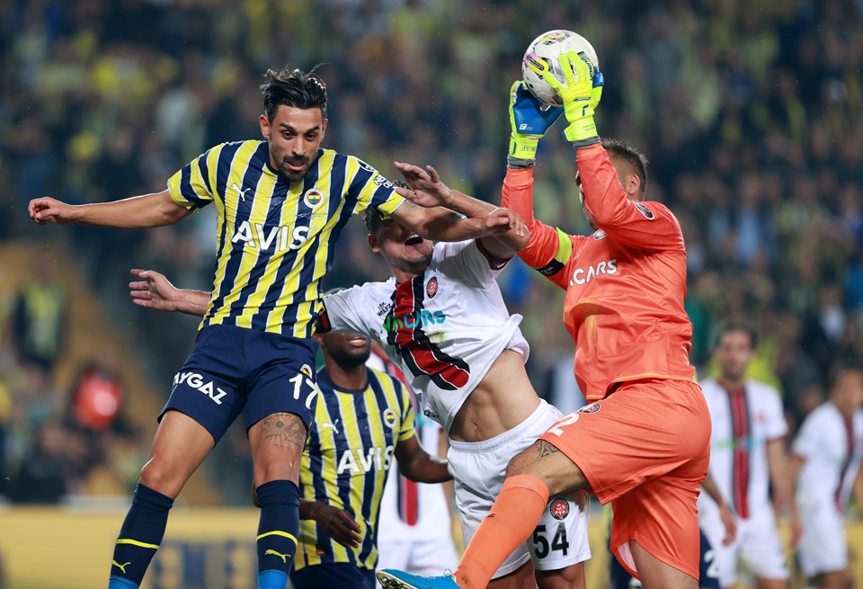 SON DAKİKA: Kadıköy'de 9 gollü düelloda kazanan Fenerbahçe - 1