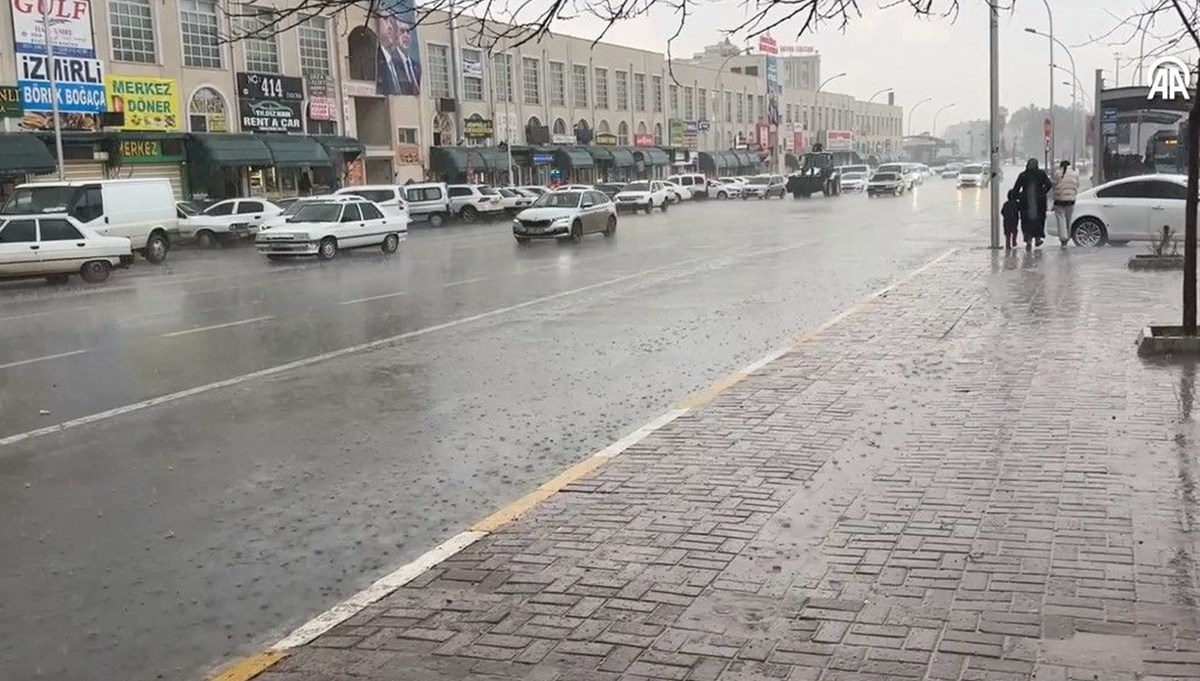 Şanlıurfa'da sağanak ve dolu