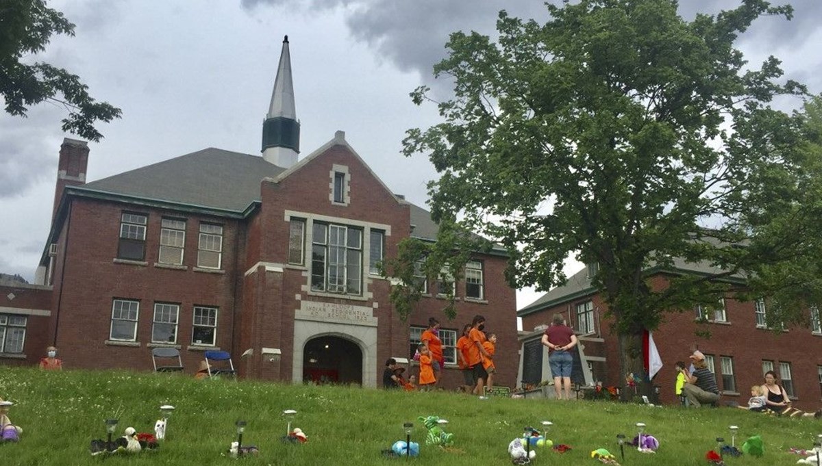 Kanada'da çocuk mezarları: Kilise okulu arazisinde yeni mezarlar tespit edildi