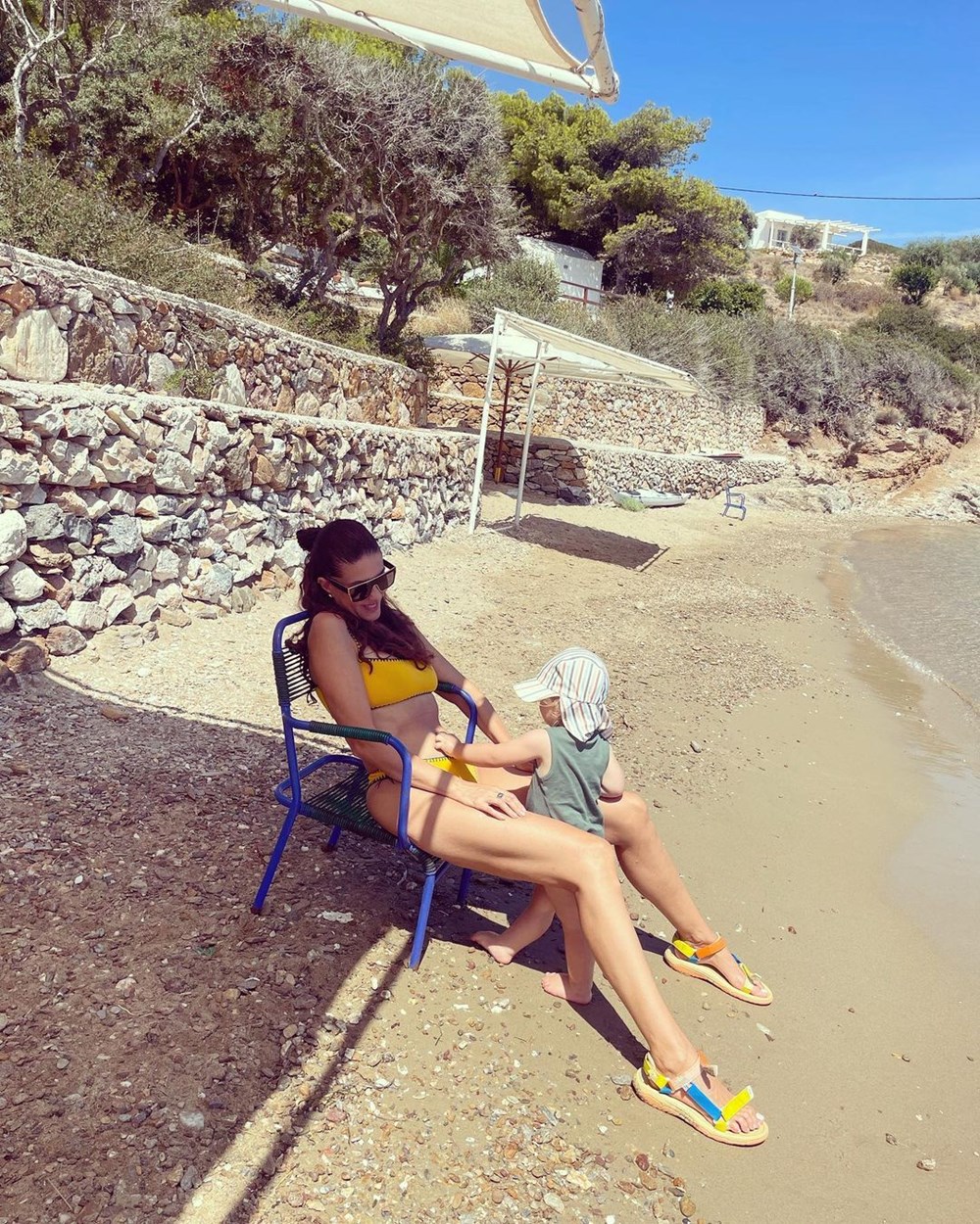 Başak Dizer'den oğlu Kurt Efe ile tatil pozları - 4
