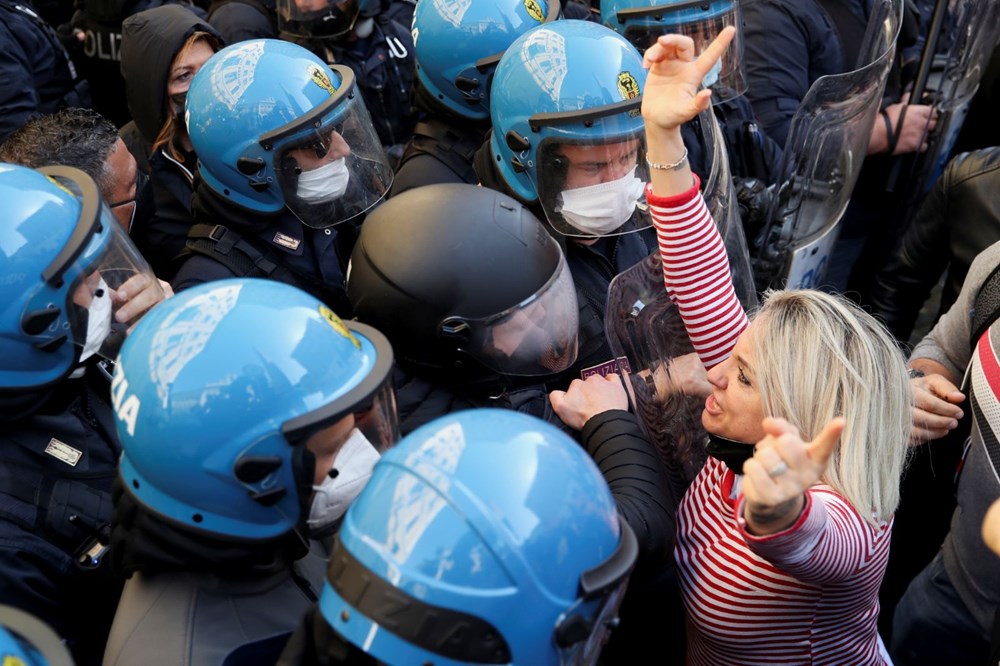 Tradesmen protest for 'restriction' in Italy - 8