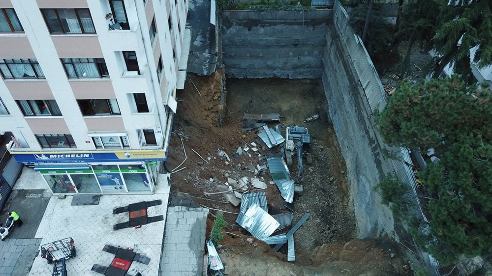 Kadıköy'de istinat duvarı çöktü - 6
