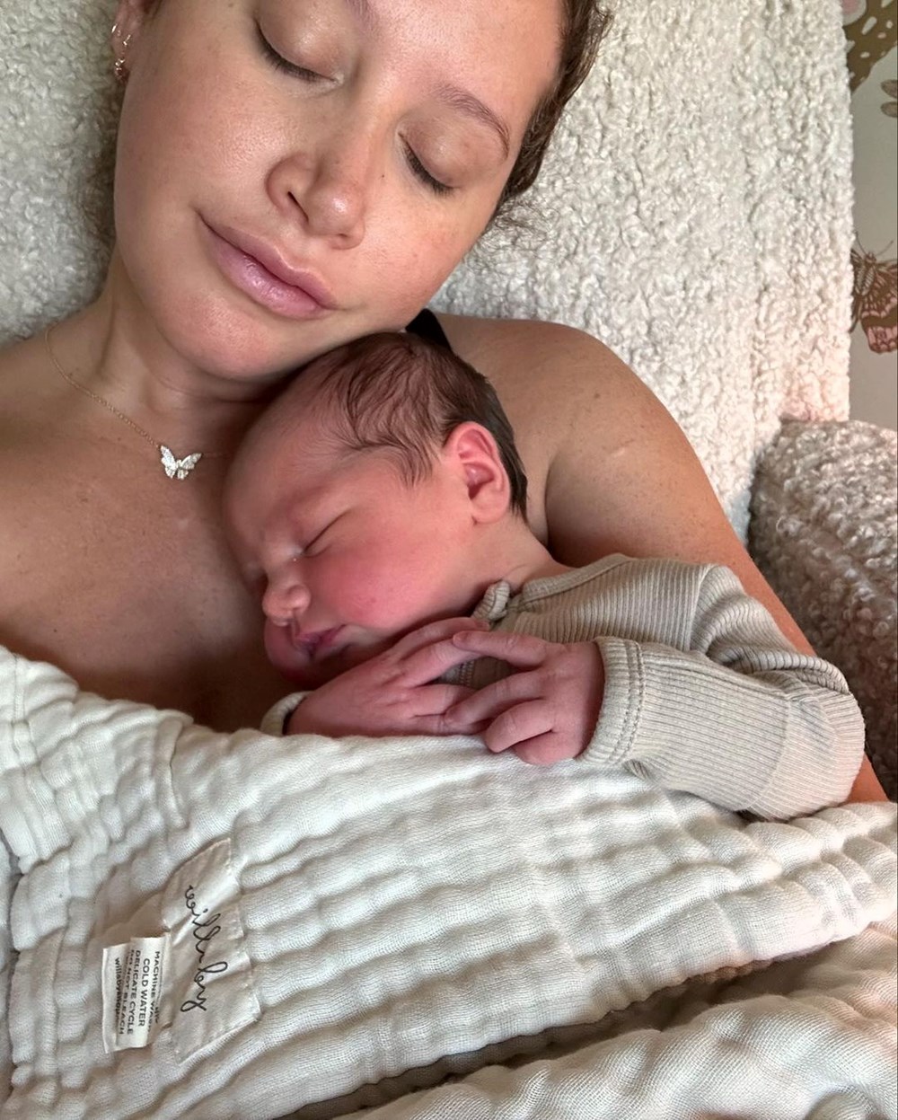 İkinci kez anne olmuştu: Ashley Tisdale kızının yüzünü ilk kez gösterdi - 3