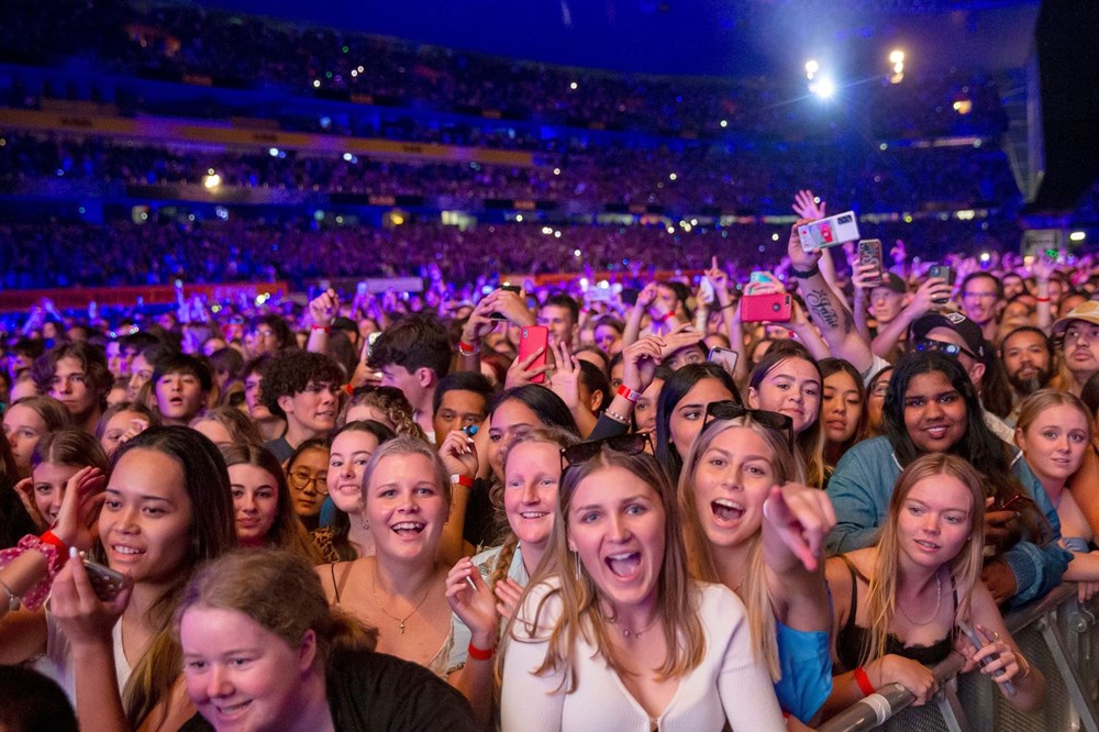 Dünya karantinadayken Yeni Zelanda'da 50 bin kişilik konser - 2