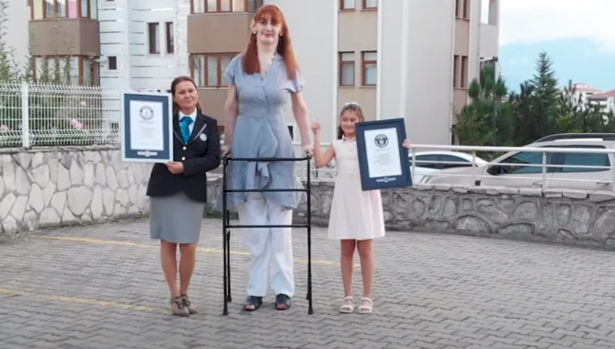 Dünyanın en uzun boylu kadını Rümeysa Gelgi, Guinness Rekorlar Kitabı'na girdi