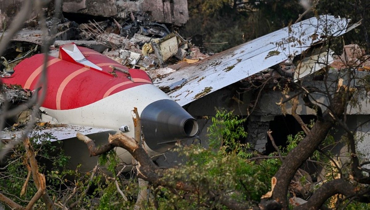 Kazada ölen pilotun babası şikayet etti Kazada ölen pilotun babası şikayet etti