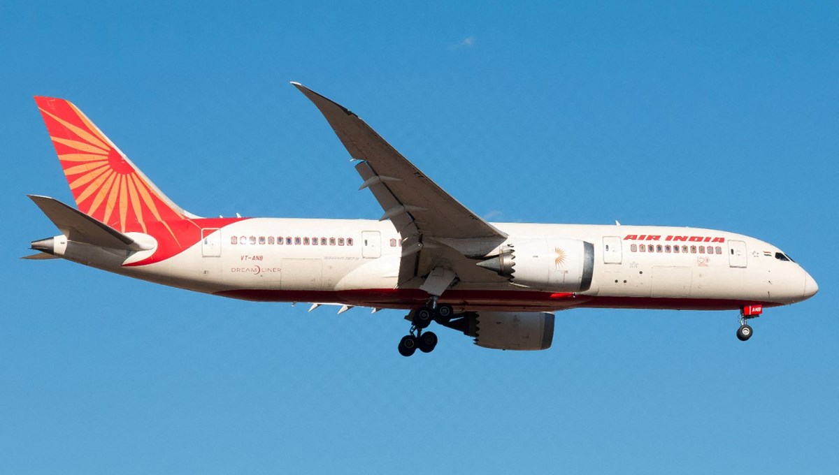 Air India kazası yardımcı pilotun hatası mı?