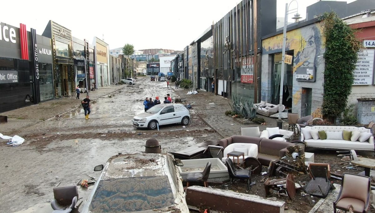 İstanbul'daki selin bilançosu gün ağarınca ortaya çıktı