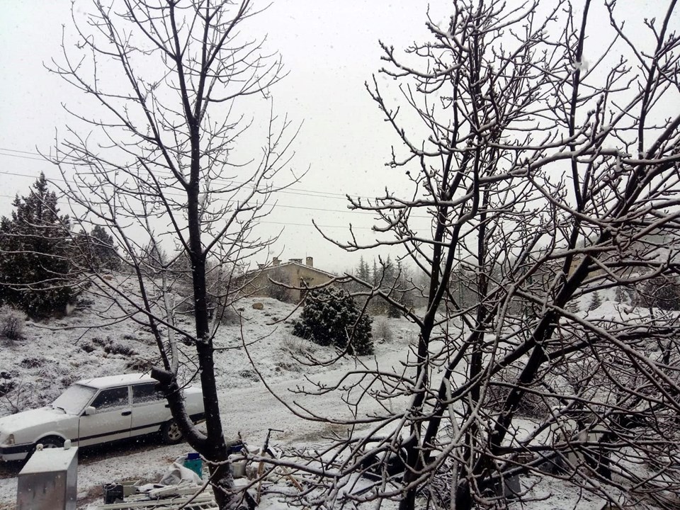 Antalya'da Saklıkent Kayak Merkezi'ne kar yağdı - 1