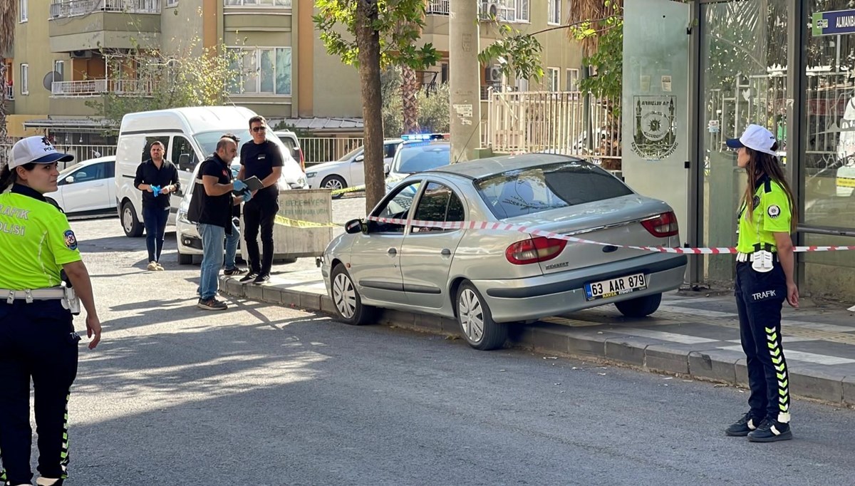 Şanlıurfa’da otomobil durağa daldı