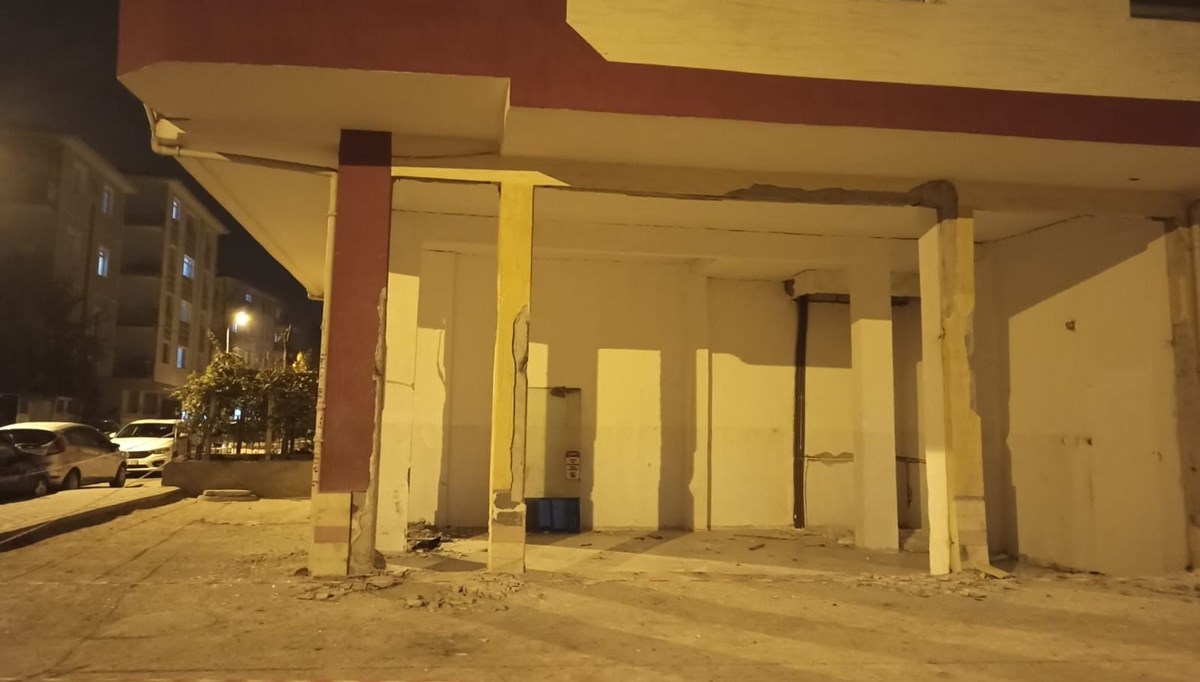 Ankara'da kolonları çatlayan apartman tahliye edildi