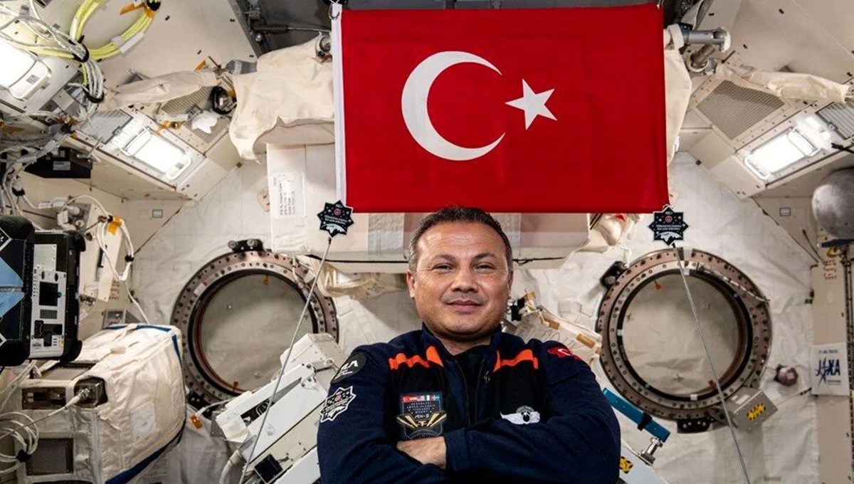 Astronot Alper Gezeravcı “MESSAGE” deneyine başladı