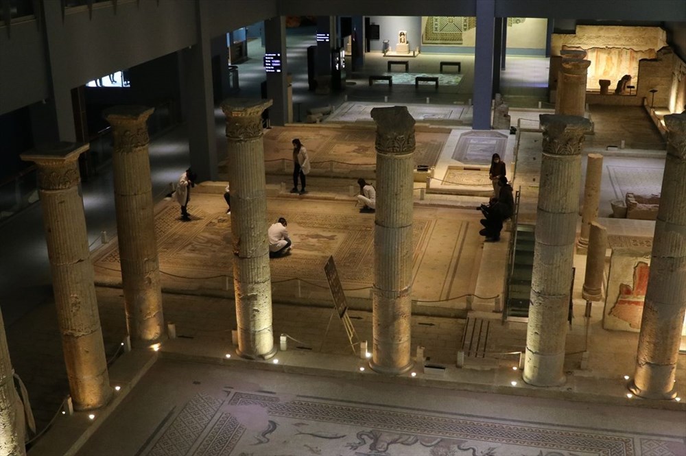 Zeugma Mozaik Müzesi'ndeki eserler, cerrah hassasiyetiyle temizlenerek geleceğe aktarılıyor - 4