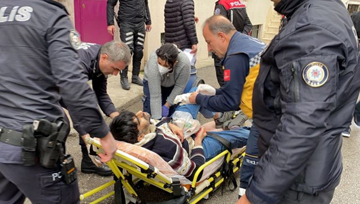 Polislere bıçak çekti, bacağından vurularak yakalandı