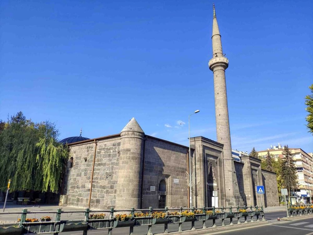 Taşa yansıyan sanat: Anadolu'nun taç kapıları - 15