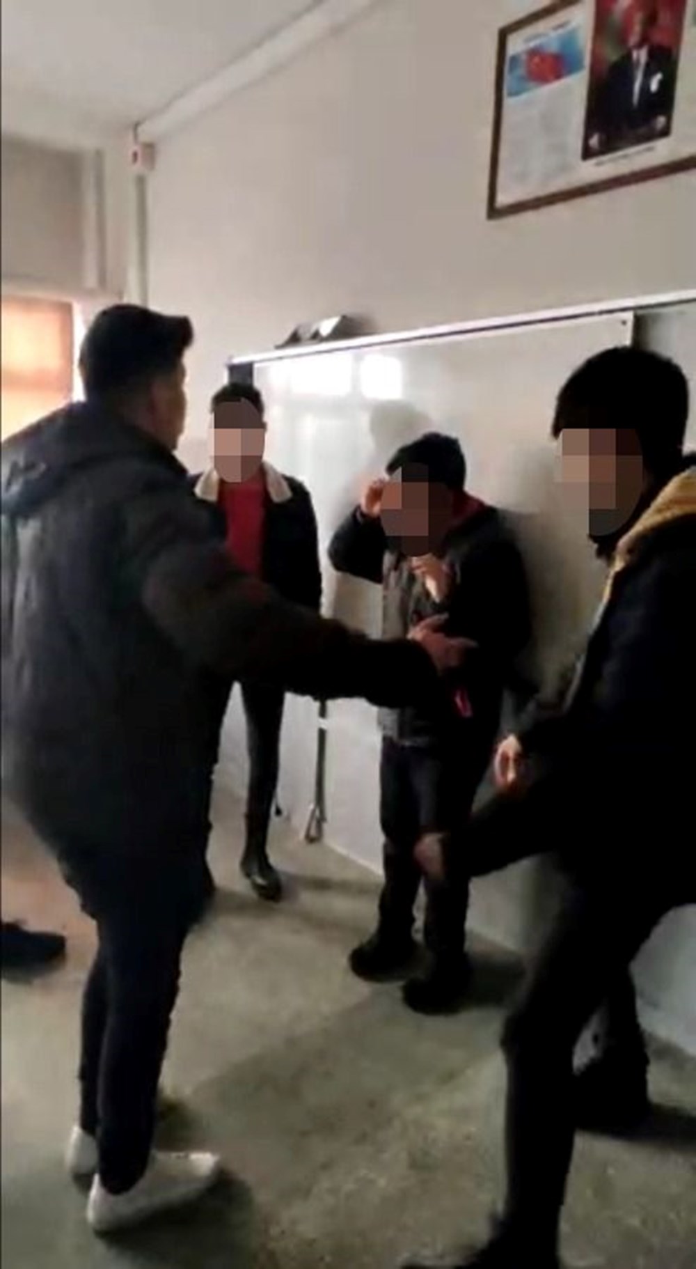 Sınıf arkadaşları tekme tokat dövdü - 4