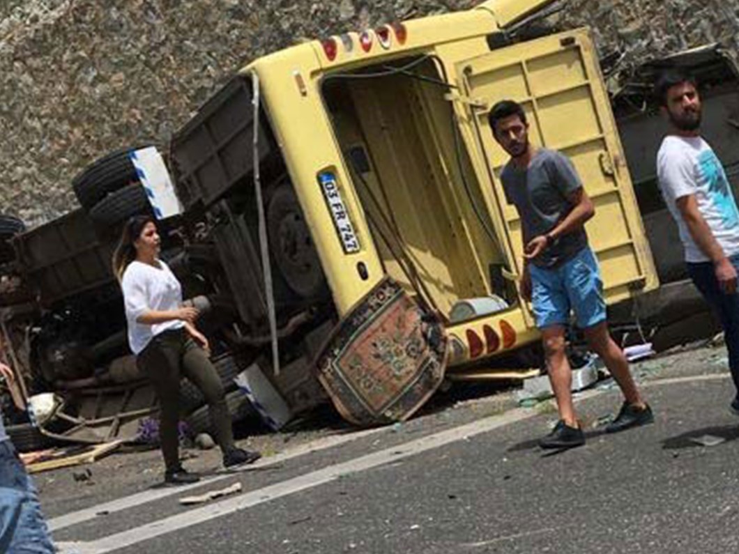 Marmaris Te Tur Otobusu Devrildi 24 Kisi Oldu Ntv