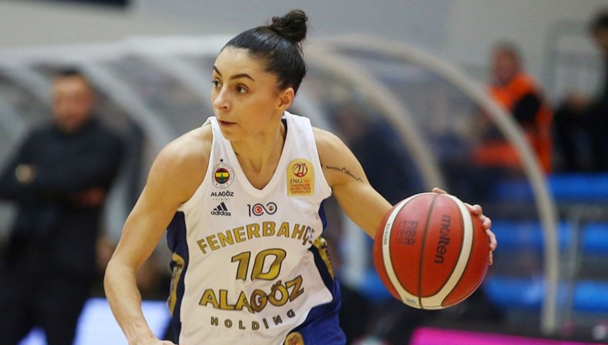 Fenerbahçe Kadın Basketbol Takımı'nın kaptanı sakatlandı Fenerbahçe Kadın Basketbol Takımı'nın kaptanı sakatlandı