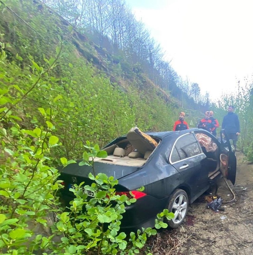 Rize'de otomobil takla attı: 2 ölü, 3 yaralı - 1