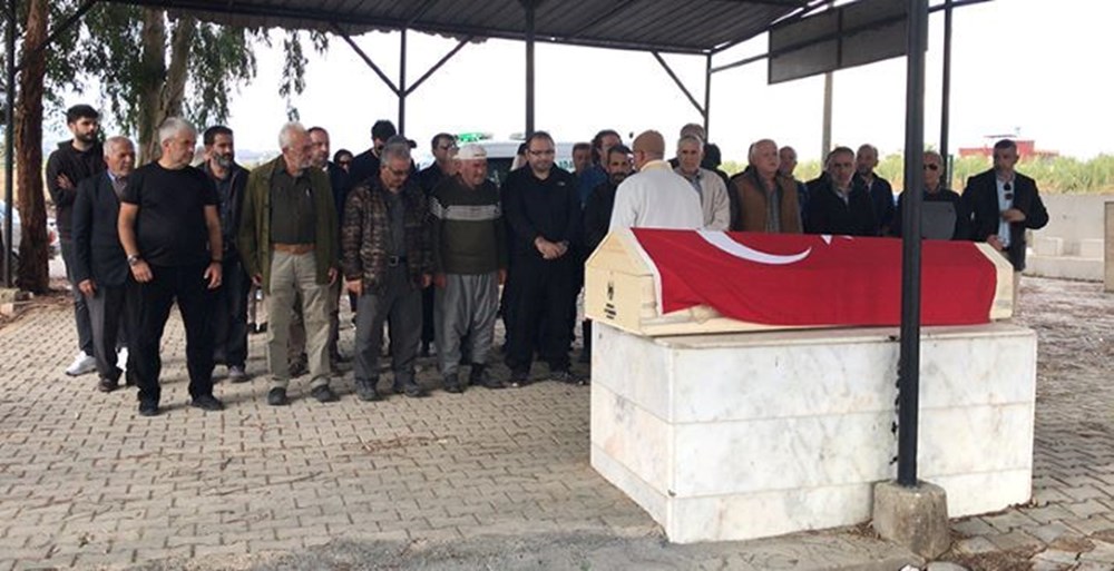 Binnur Kaya'nın babası son yolculuğuna uğurlandı - 2