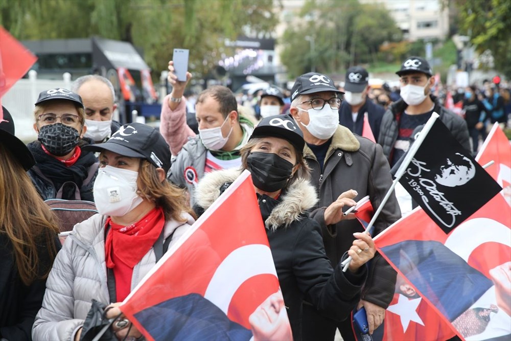 Vatandaşlar, Dolmabahçe Sarayı'nda Atatürk'ü andı - 4