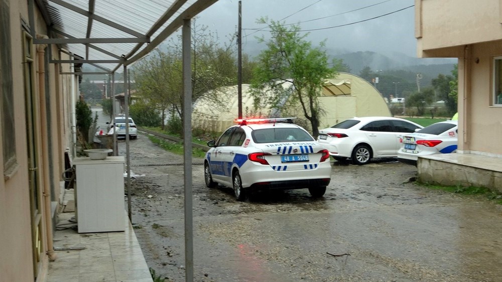 Polis helikopterine bayrak sallayan Ayşe teyze: "Ağlaya ağlaya içeri girdim, çok duygulandım" 74 6uCZiky q0mY4j2jOA6vuw
