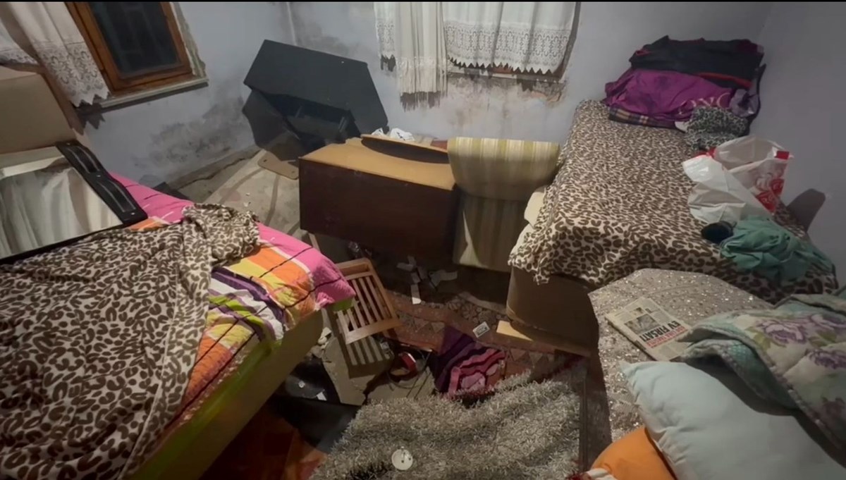 Beykoz’da bir evin zemini çöktü Beykoz’da bir evin zemini çöktü
