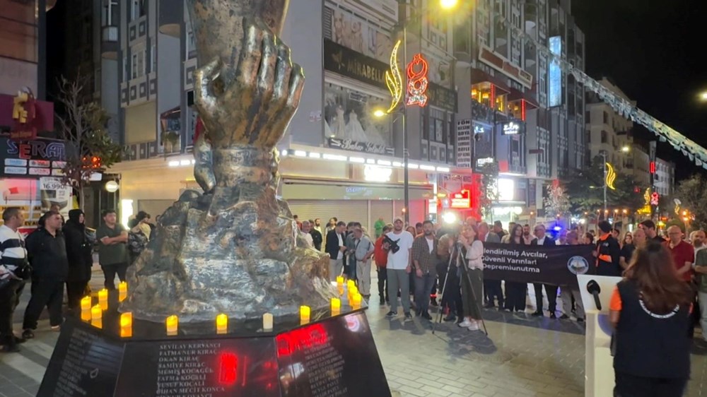 17 Ağustos depreminin 26. yılı: Hayatını kaybedenler anıldı - 11