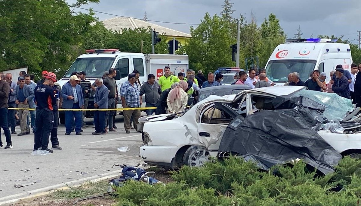 Aksaray'da trafik ışıklarında kaza: 3 ölü