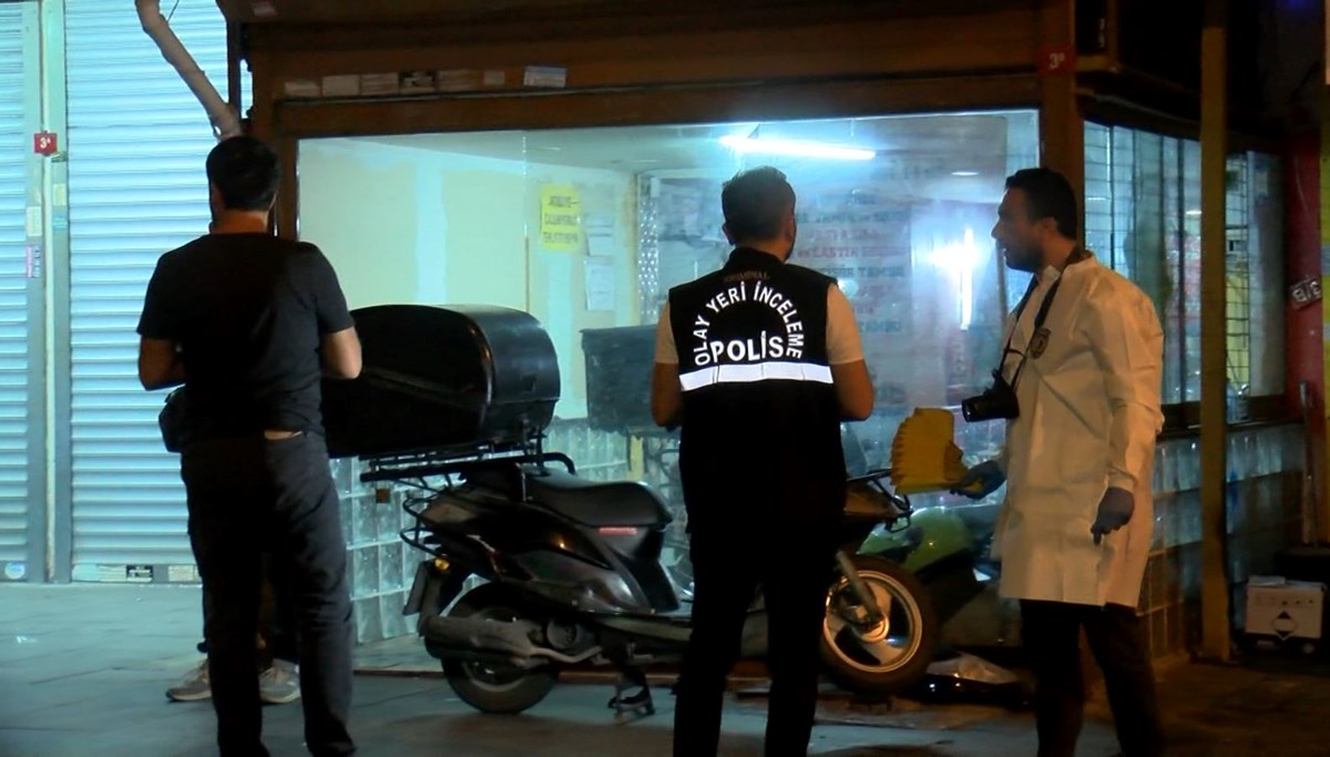 İstanbul’da kıraathaneye motosikletli saldırı İstanbul’da kıraathaneye motosikletli saldırı