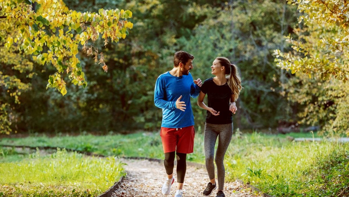 Şeker hastalığının uyarı işaretleri: Yürürken fark edebileceğiniz 4 belirti