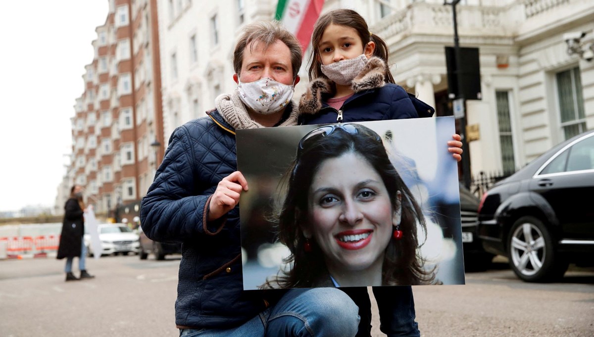 İran'ın serbest bıraktığı çifte vatandaş Nazanin Zaghari İngiltere'ye dönüyor