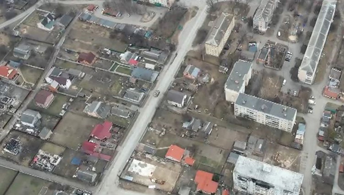 Yeni drone görüntüleri Rusya'yı yalanladı: Buça’daki Rus kuvvetleri, sivillerin cesetleriyle birlikte görüntülendi