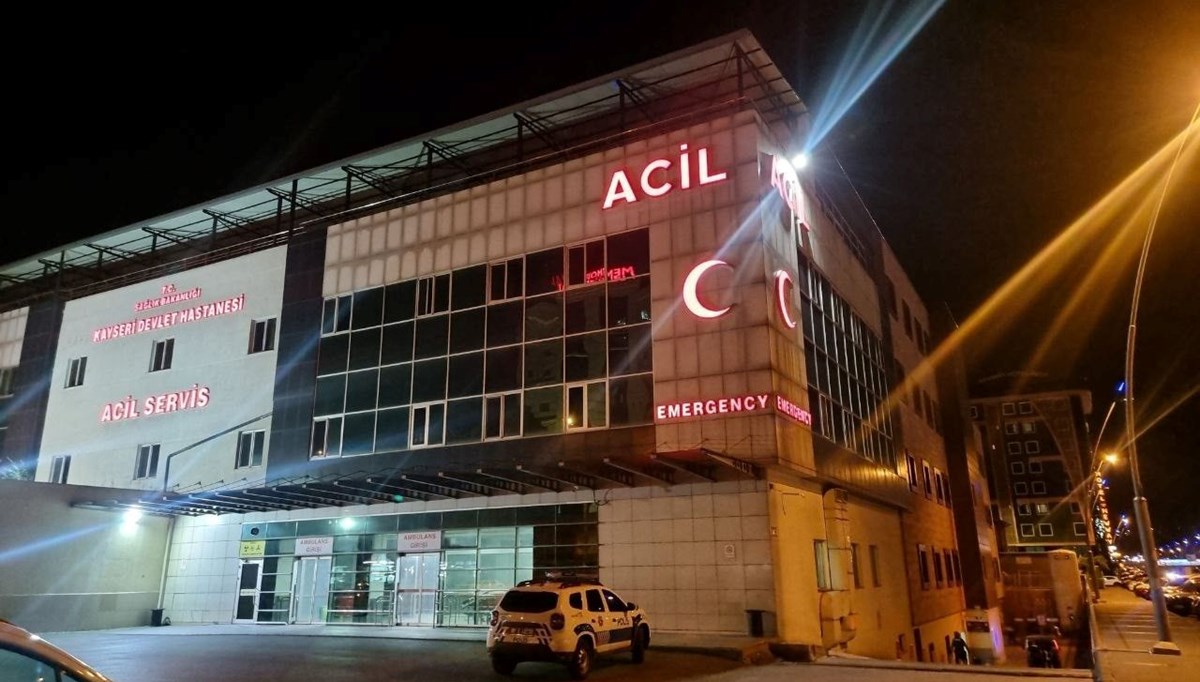 Özel okulda 30 öğrenci yedikleri yemekten zehirlendi Özel okulda 30 öğrenci yedikleri yemekten zehirlendi