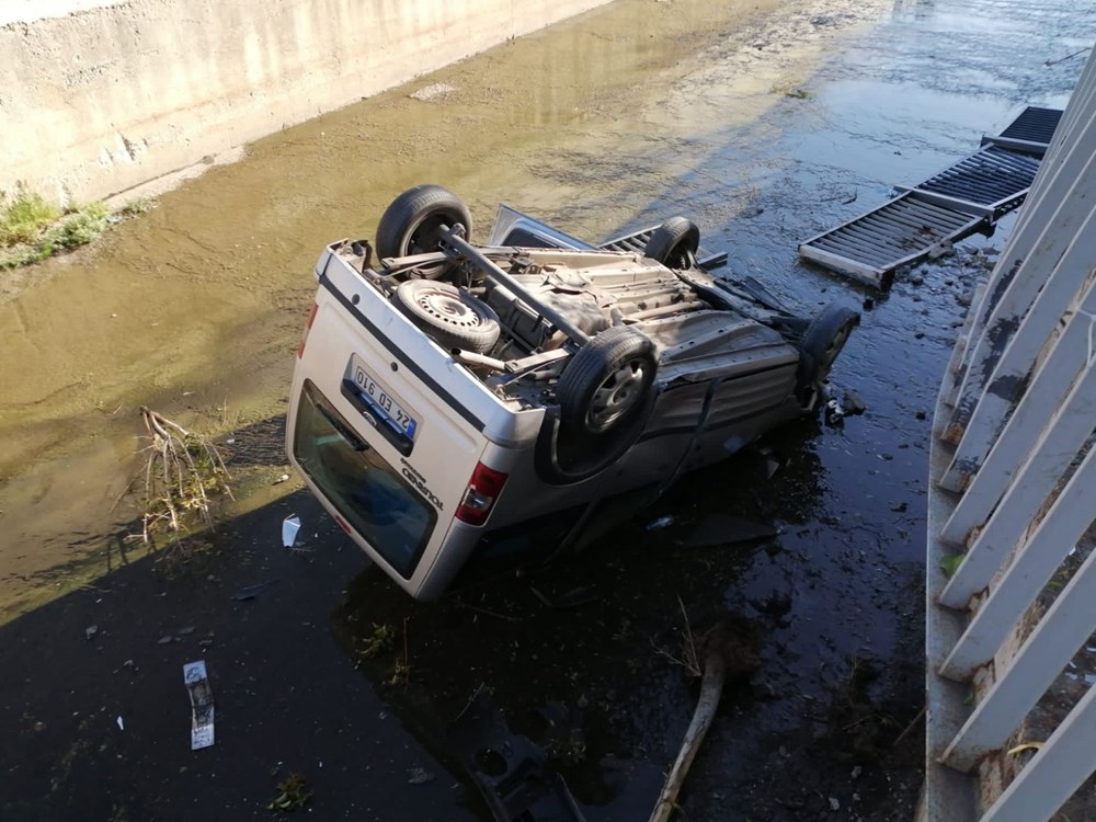 Dereye uçan araçtan burnu bile kanamadan çıktı - 7