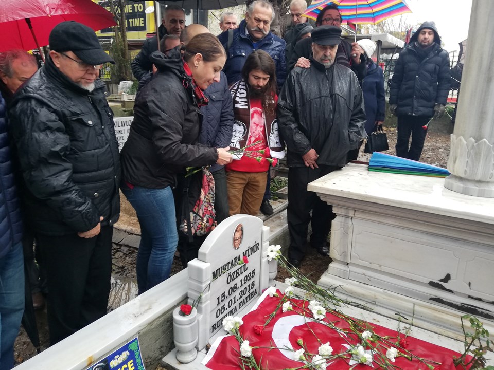 Münir Özkul mezarı başında anıldı - 1