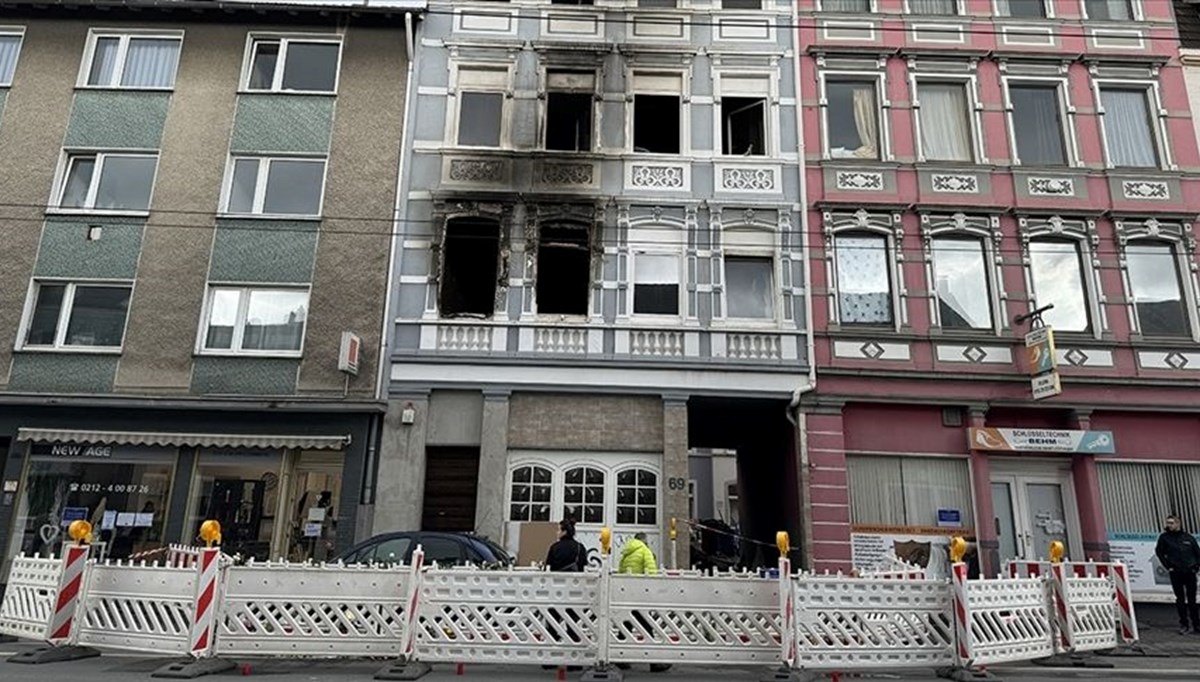 Solingen'de 4 Türk'ün öldüğü yangın davası: Zanlı suçunu itiraf etti, daha önce de denemiş! Solingen'de 4 Türk'ün öldüğü yangın davası: Zanlı suçunu itiraf etti, daha önce de denemiş!