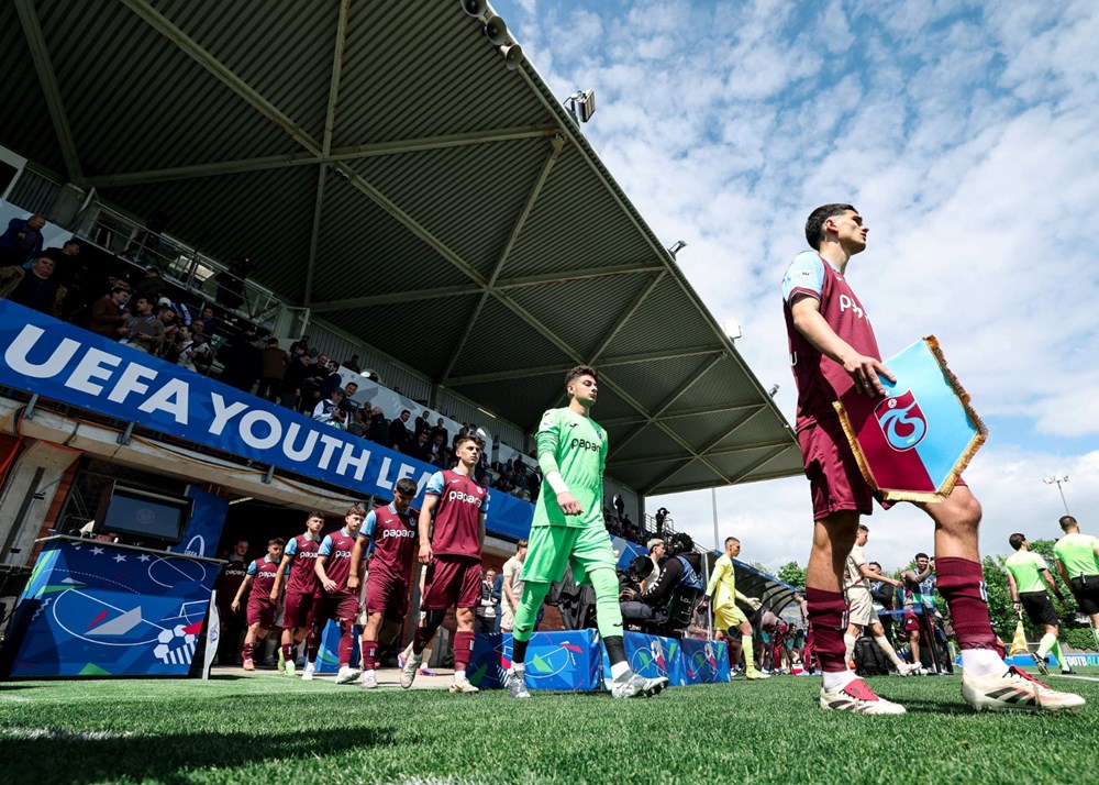 Canlı Anlatım: Trabzonspor U19 - Barcelona U19 74 70 sXJsRGkyUEQ3oBQ0Fhw