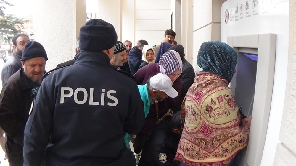 İÇERiDEKİLER CAN, DIŞARIDAKİLER CANAN