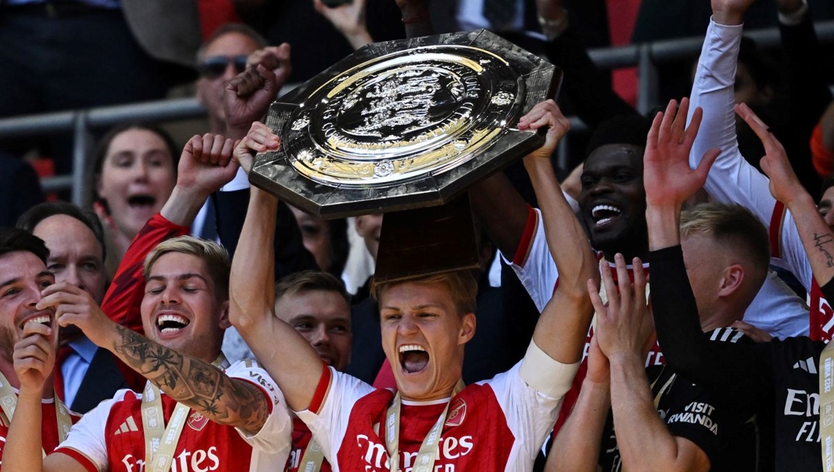 İngiltere Süper Kupa'yı Arsenal kazandı İngiltere Süper Kupa'yı Arsenal kazandı