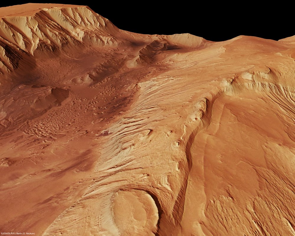 Güneş Sistemi'ndeki en büyük kanyon fotoğraflandı: İstanbul'un 150 katı büyüklüğünde - 5
