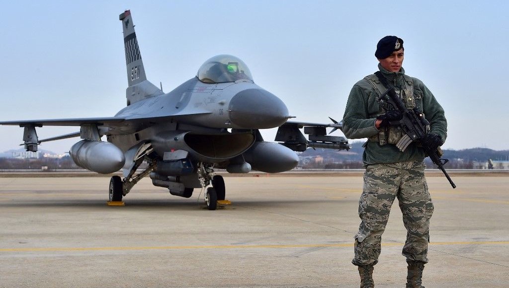 ABD F-16'ları Kuzey Kore'nin kapısına dayandı