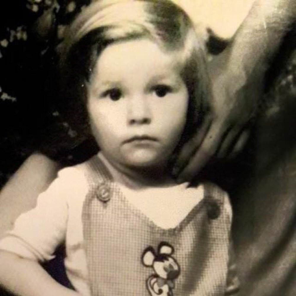 Cenk Eren'den Ajda Pekkan paylaşımı: Ben yaşlandım o hala genç (Ünlülerin çocukluk ve gençlik halleri) - 564