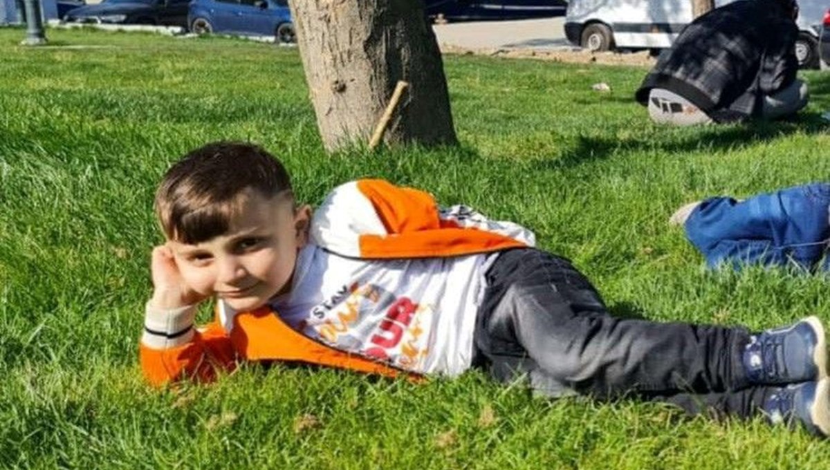 Sultangazi'de feci kaza: Otomobilin altında kalan çocuk hayatını kaybetti Sultangazi'de feci kaza: Otomobilin altında kalan çocuk hayatını kaybetti