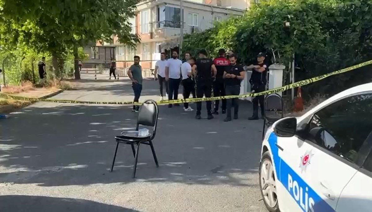 İstanbul Avcılar’da maskeli saldırganlar kahvehaneyi taradı: 1’i ağır 4 yaralı İstanbul Avcılar’da maskeli saldırganlar kahvehaneyi taradı: 1’i ağır 4 yaralı