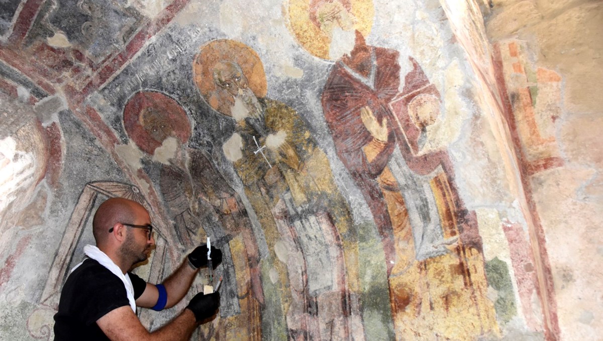 Aziz Nikolaos Anıt Müzesi'nde, 11'inci yüzyıldan duvar resimleri ortaya çıktı