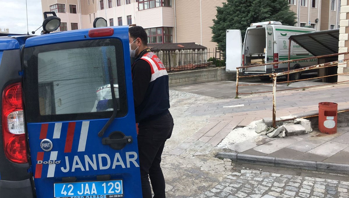 Konya'da vahşet: Yol kenarında yakılmış 2 ceset bulundu Konya'da vahşet: Yol kenarında yakılmış 2 ceset bulundu