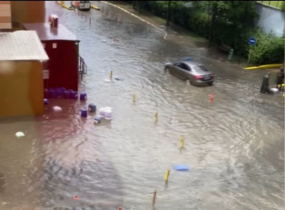 İstanbul'da kuvvetli yağmur: Yenibosna'da su baskını - 5