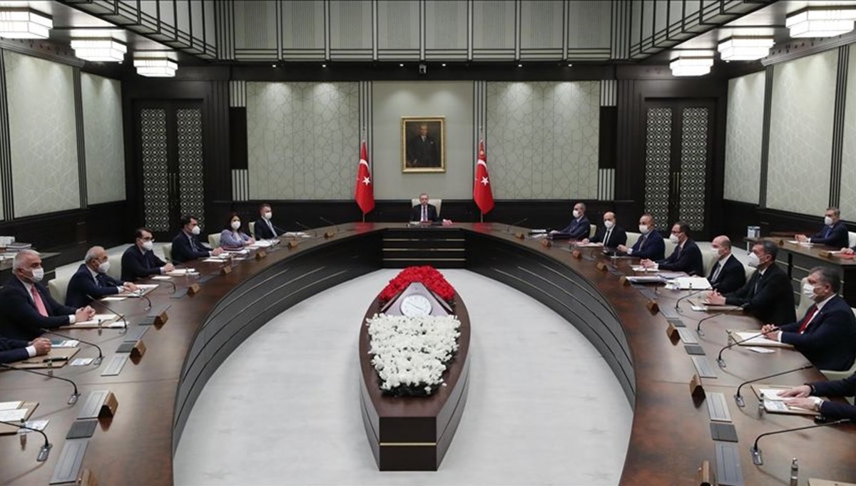 Kabine yarın toplanıyor: Kapalı alanlarda aşı şartı olur mu?