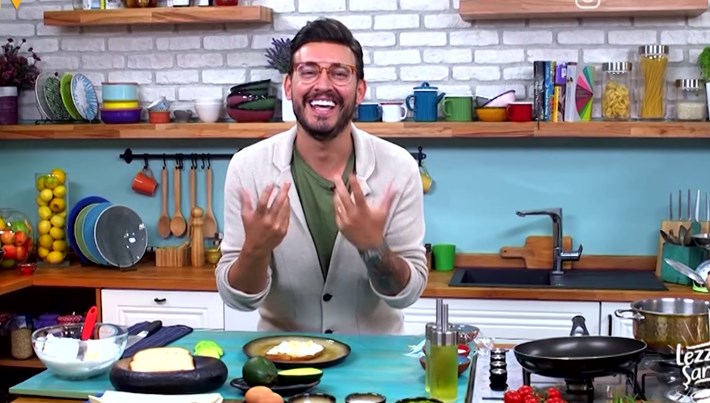 “Esas kız, esas oğlan… Türk filmlerinin mutlu sonu, aslında bir “Esas kız, esas oğlan… Türk filmlerinin mutlu sonu, aslında bir